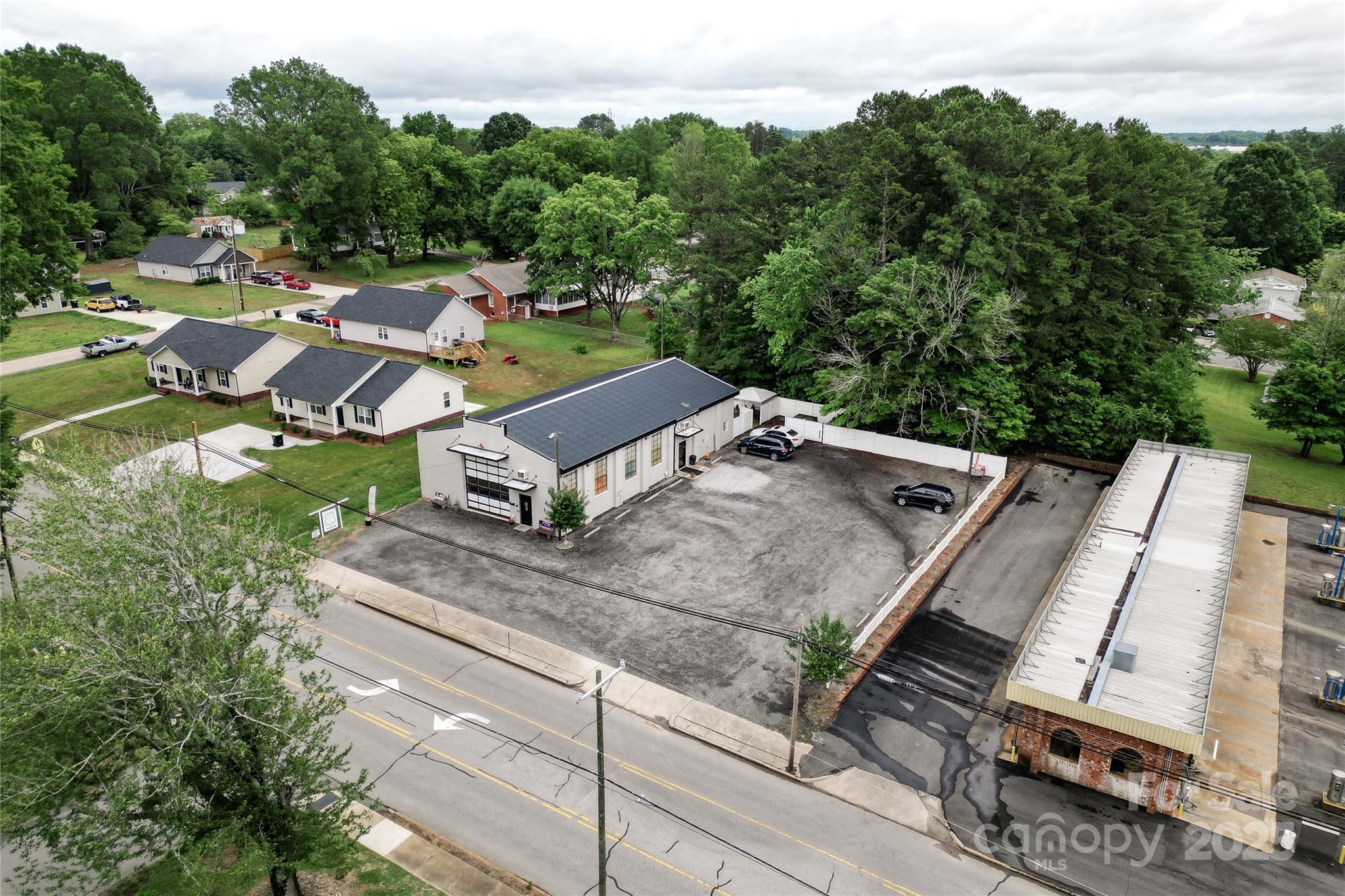 1008 N Main Street Property Photo 6