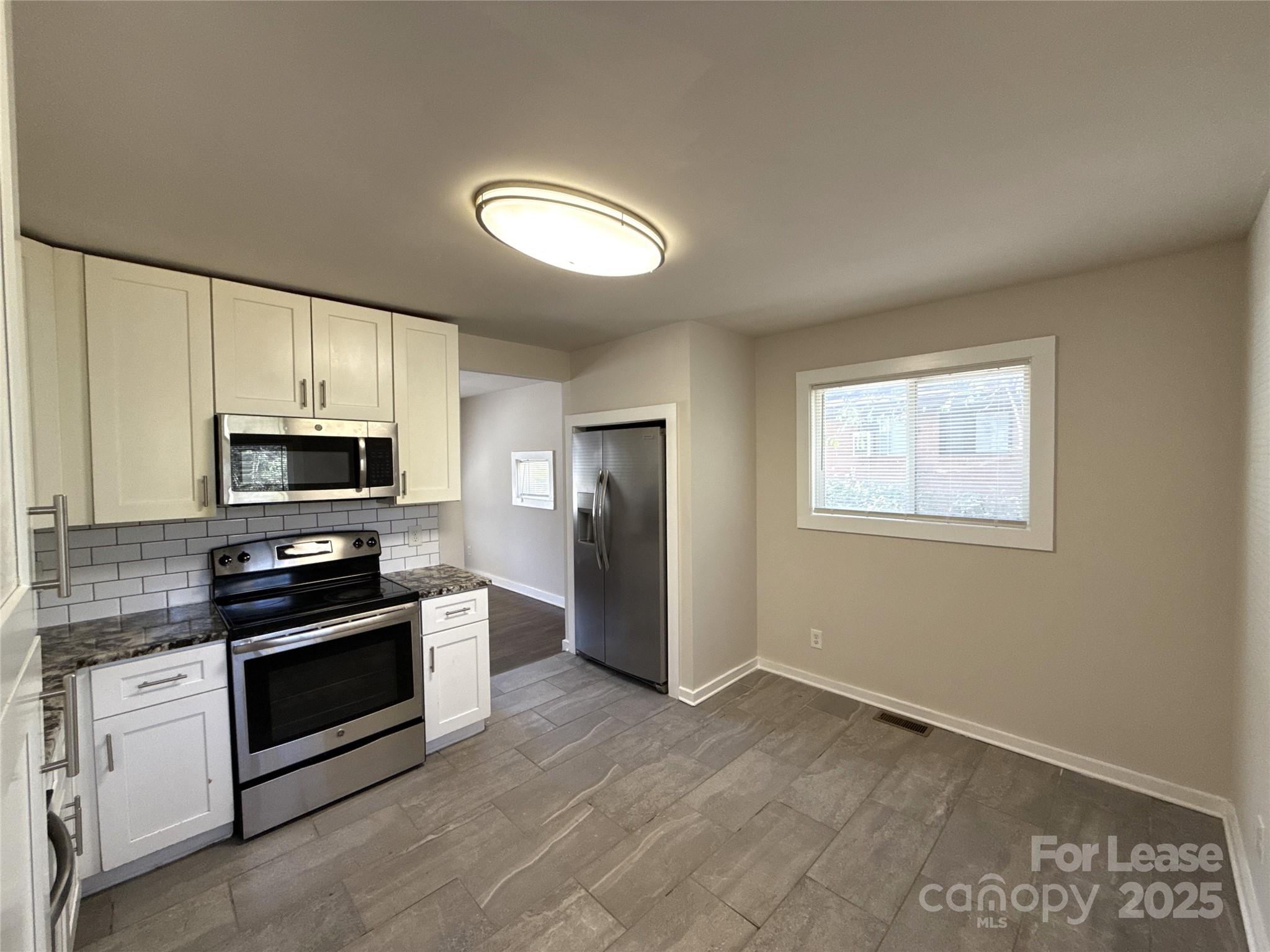 3923 Colebrook Road Property Photo 5