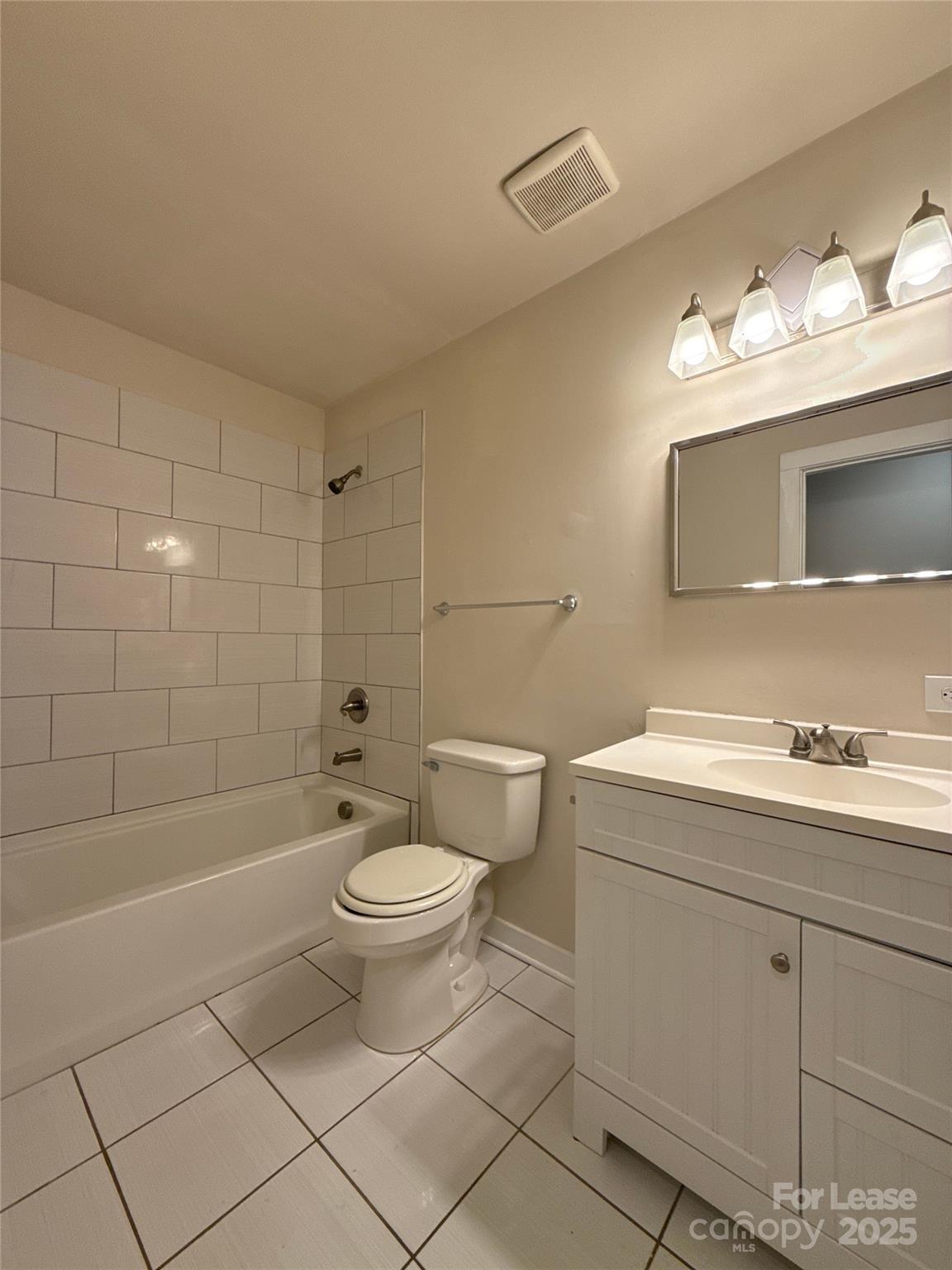 3923 Colebrook Road Property Photo 9