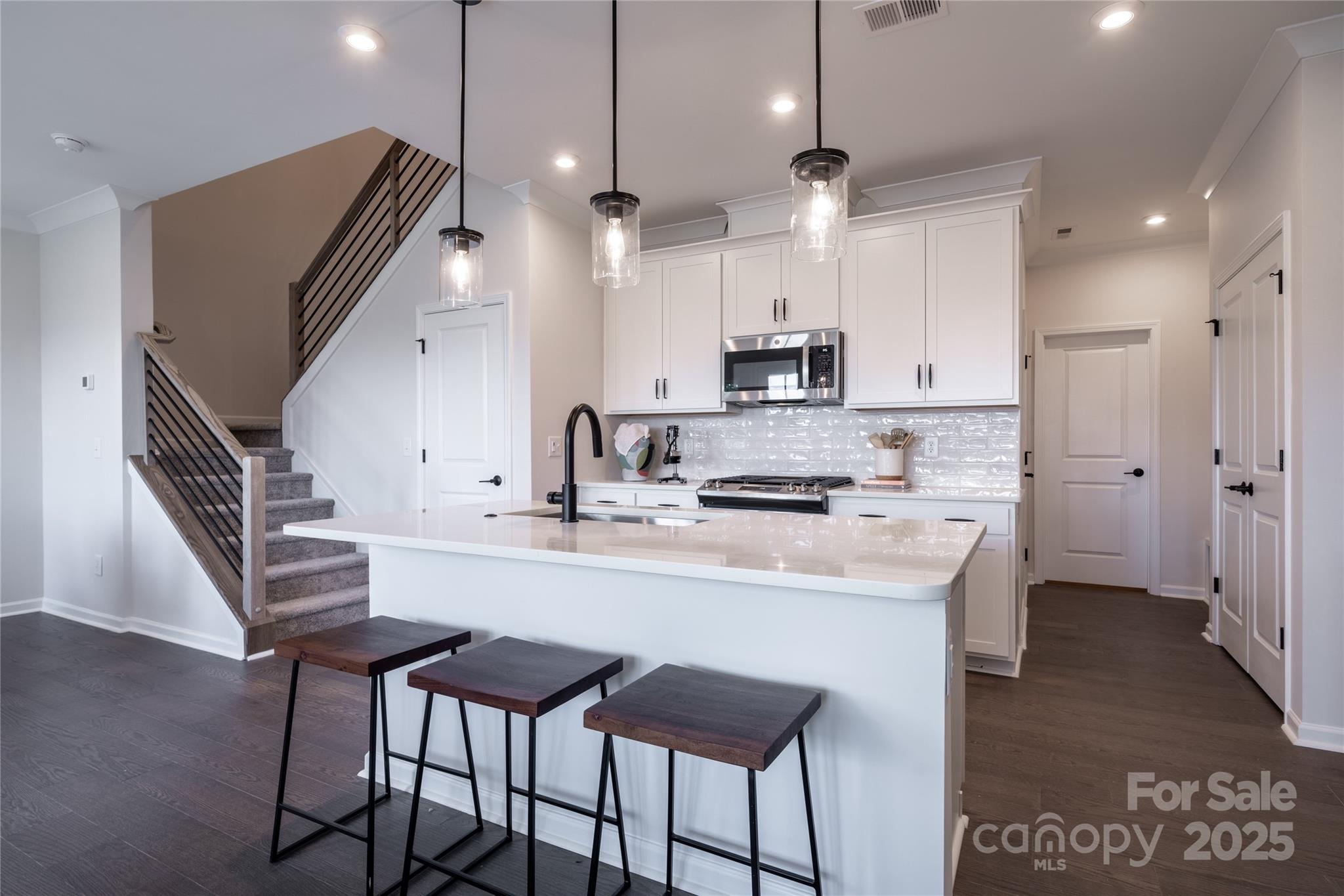 5680 Clear Creek Lane Property Photo 4