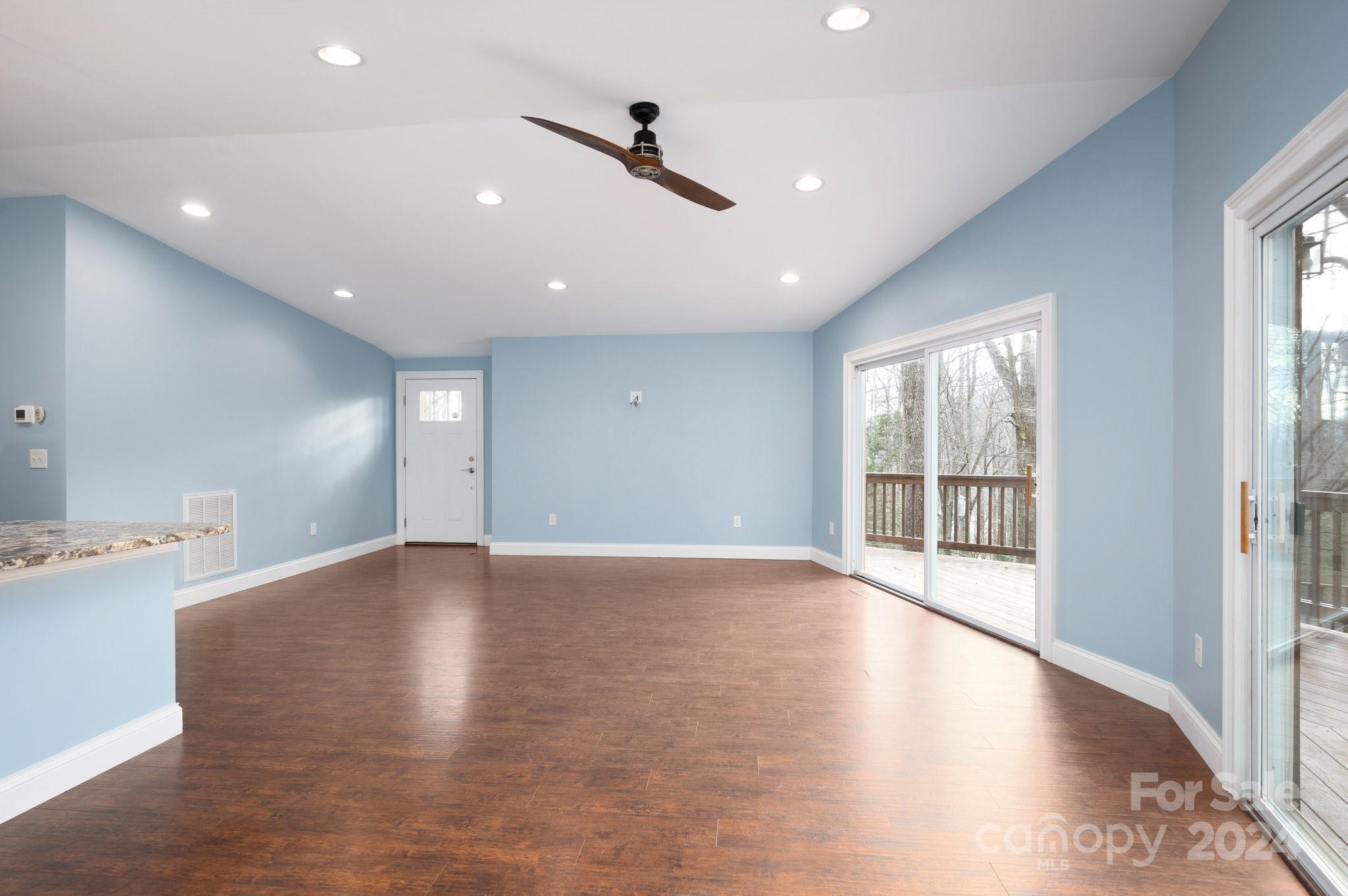 106 Buffalo Trail Property Photo 8
