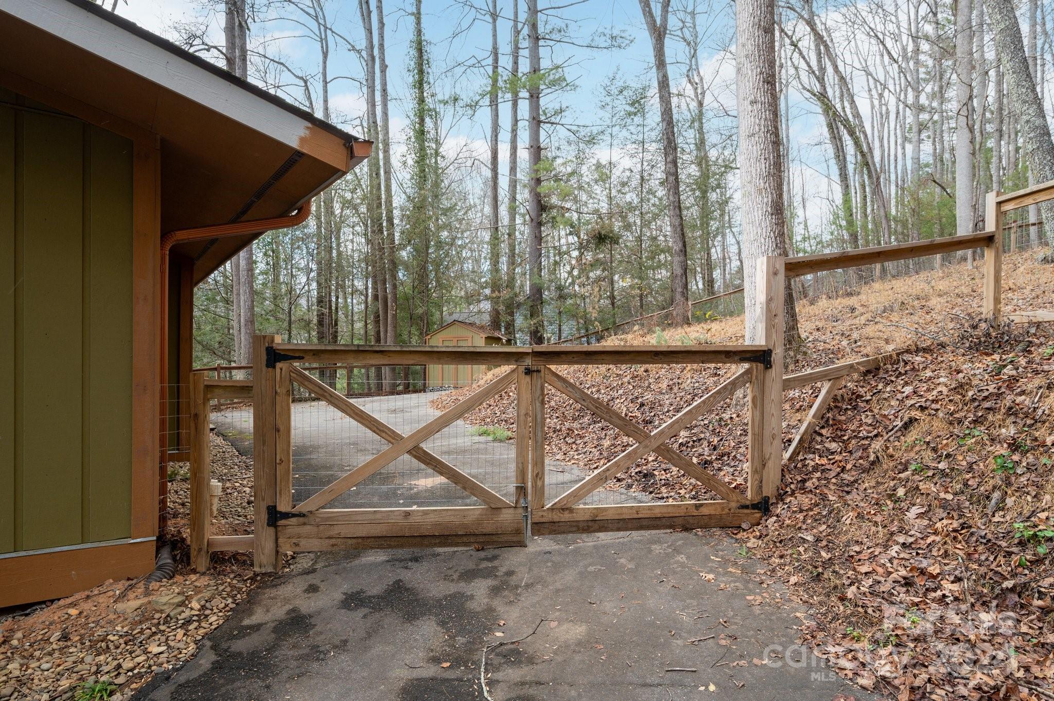 106 Buffalo Trail Property Photo 15