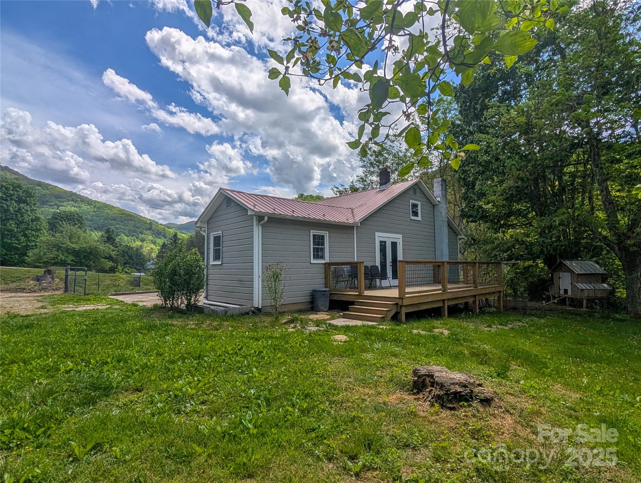 95 Lady Bug Lane Property Photo 1