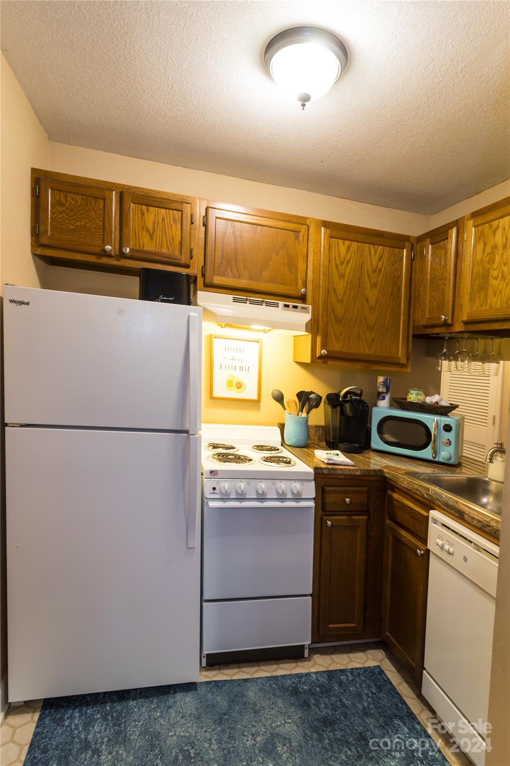 301 Pinnacle Inn Road 1103 Property Photo 7