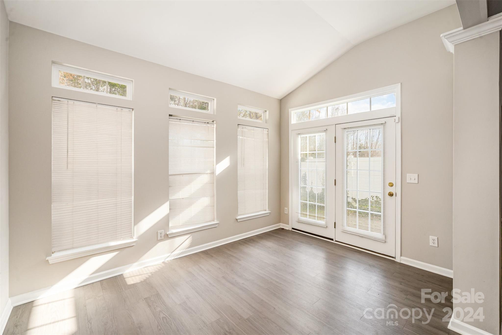 12039 Windy Rock Way Property Photo 5