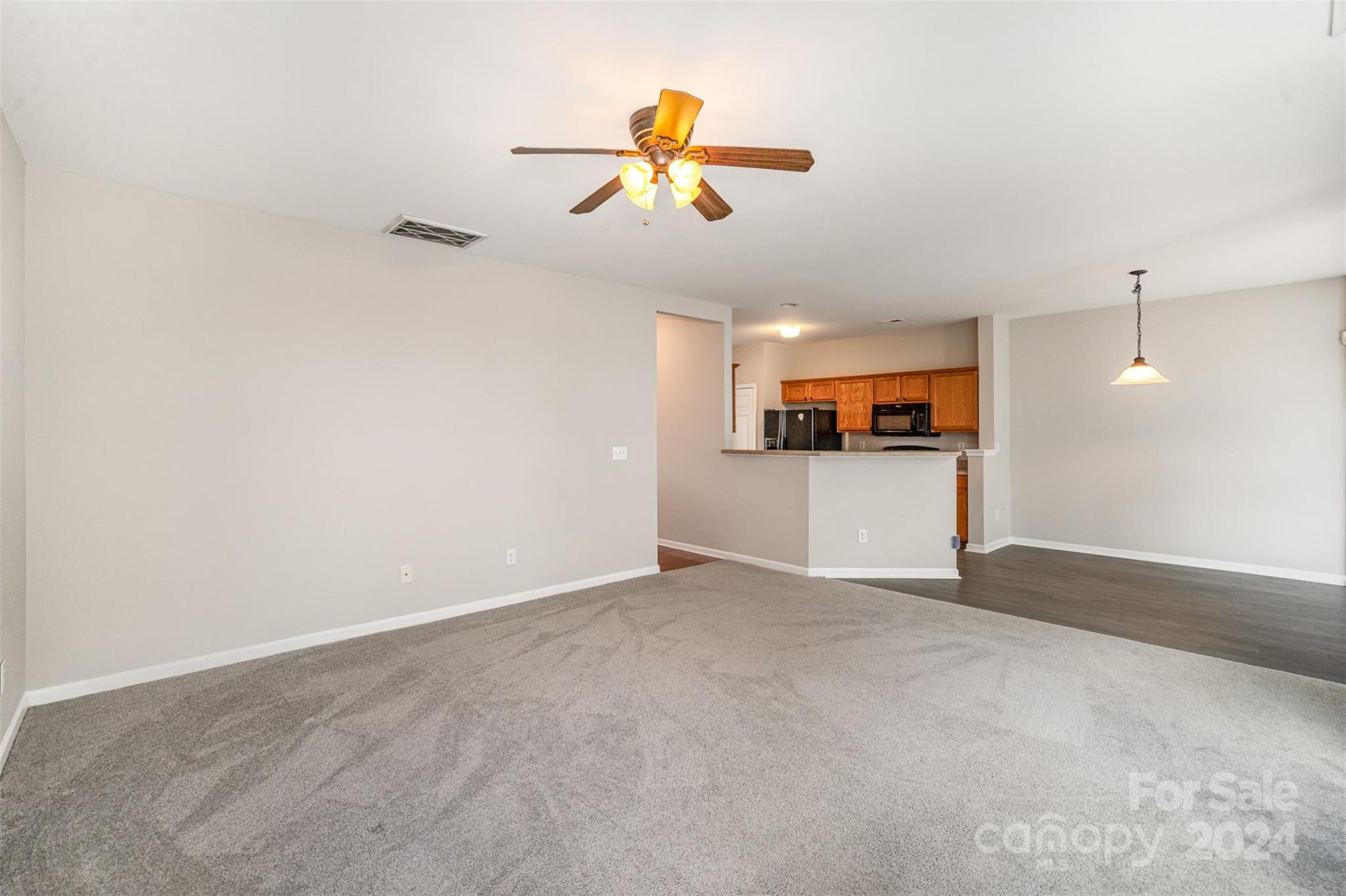 12039 Windy Rock Way Property Photo 9
