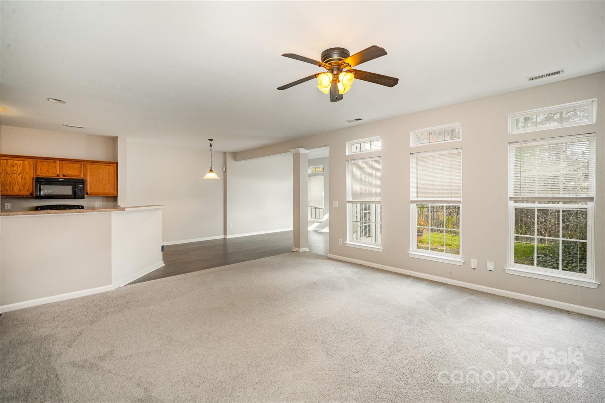 12039 Windy Rock Way Property Photo 10