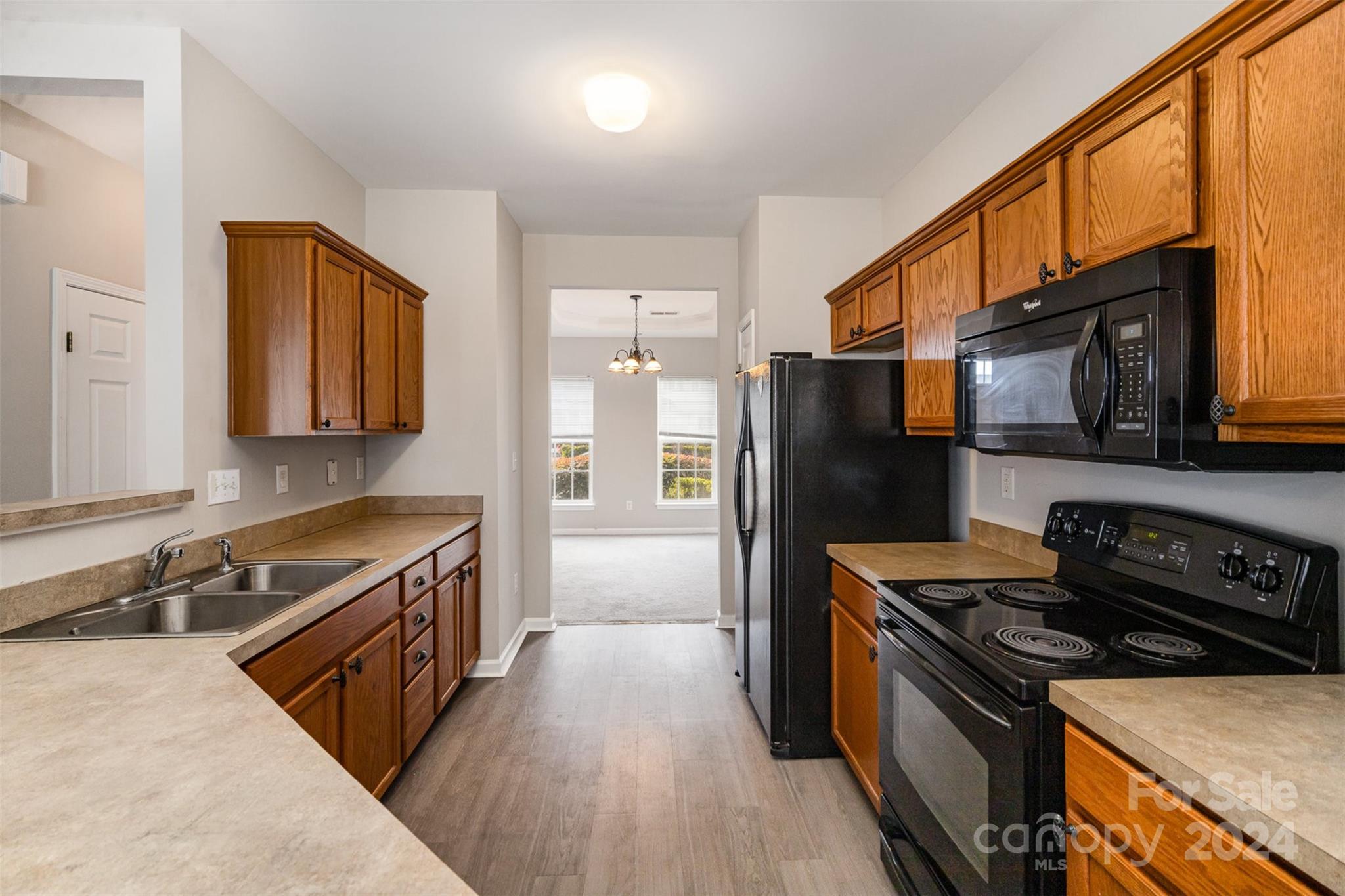 12039 Windy Rock Way Property Photo 15