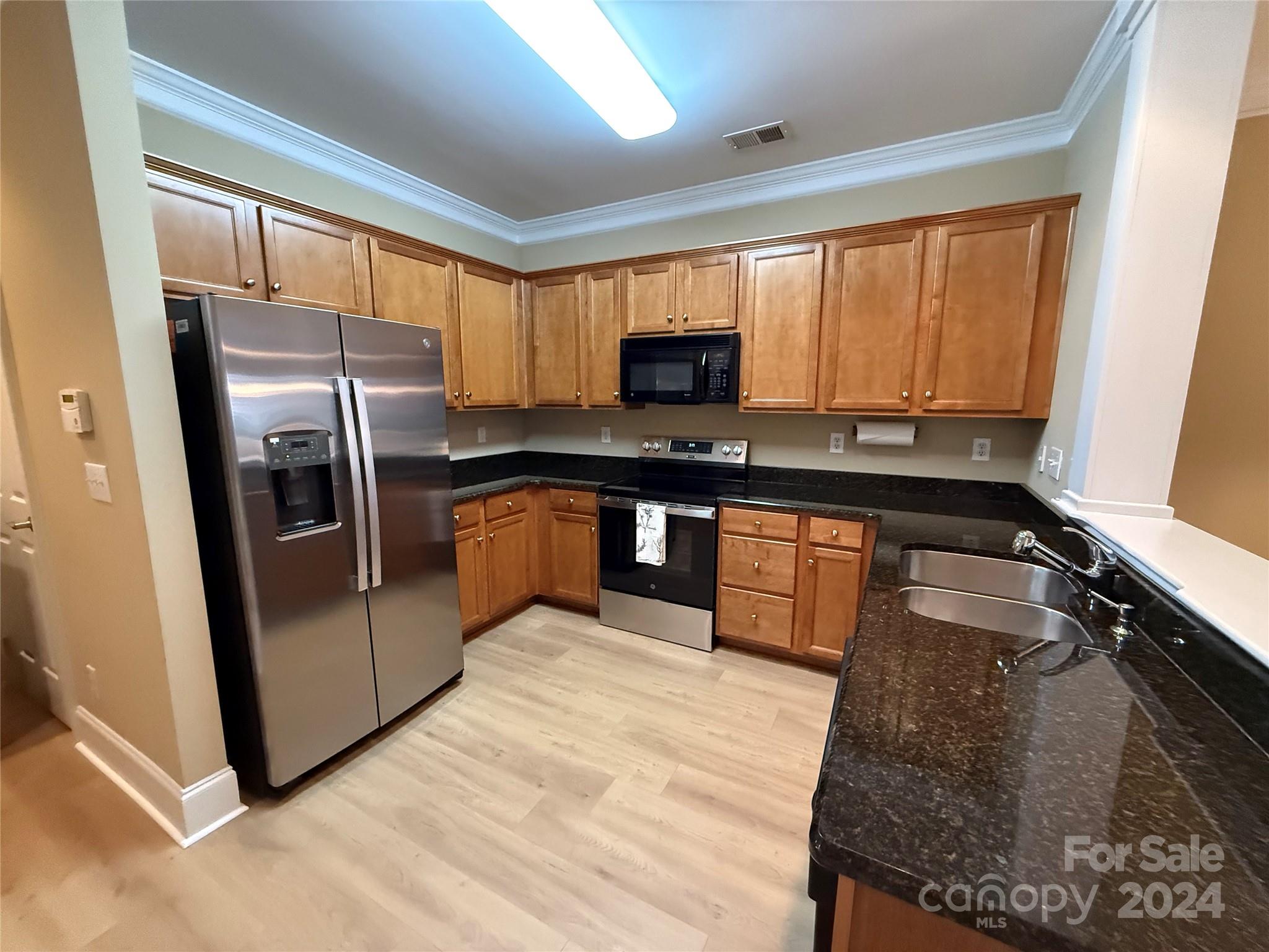 6006 Village Drive Property Photo 6