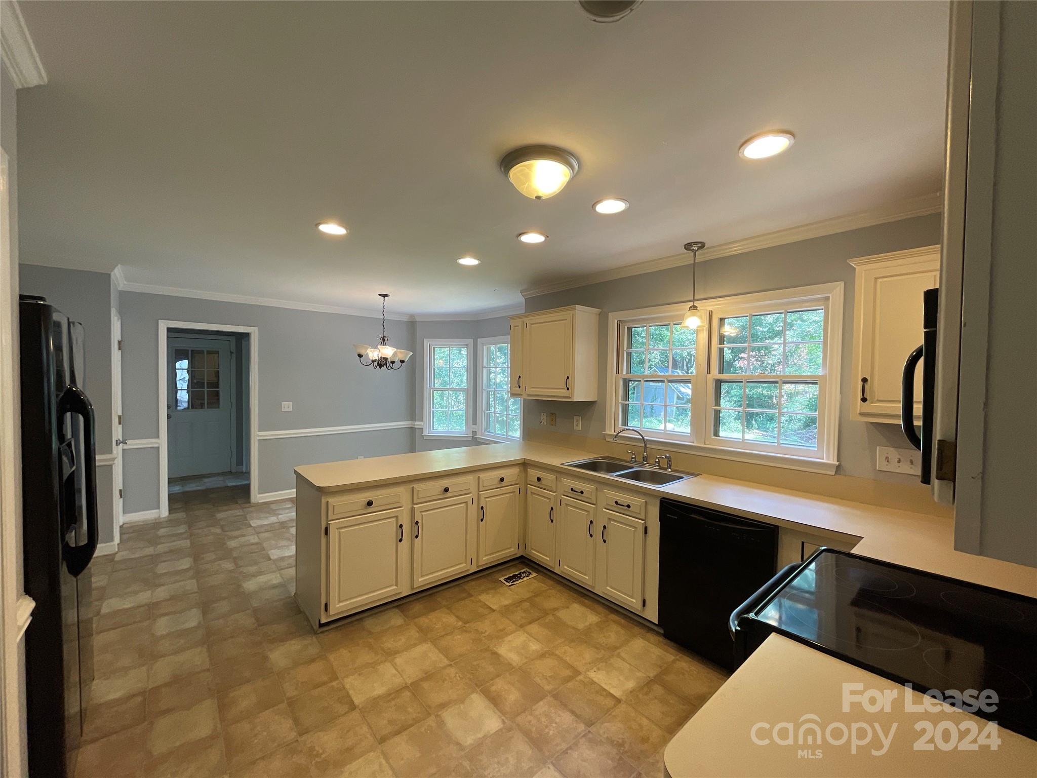 6825 Charette Court Property Photo 3