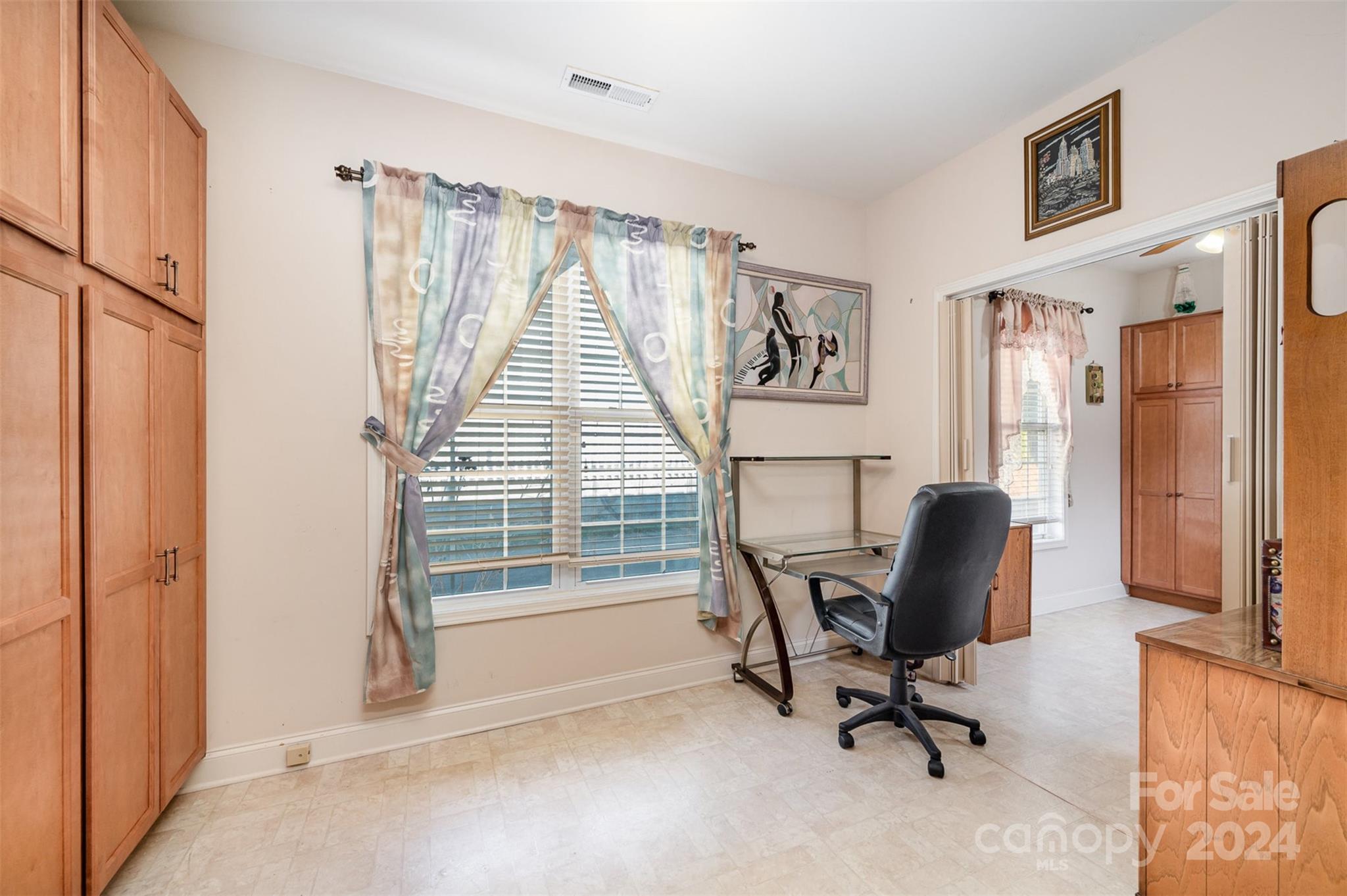 10105 Bishops Gate Boulevard Property Photo 14