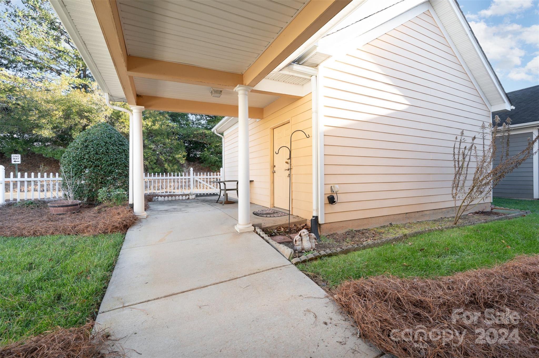 10105 Bishops Gate Boulevard Property Photo 26