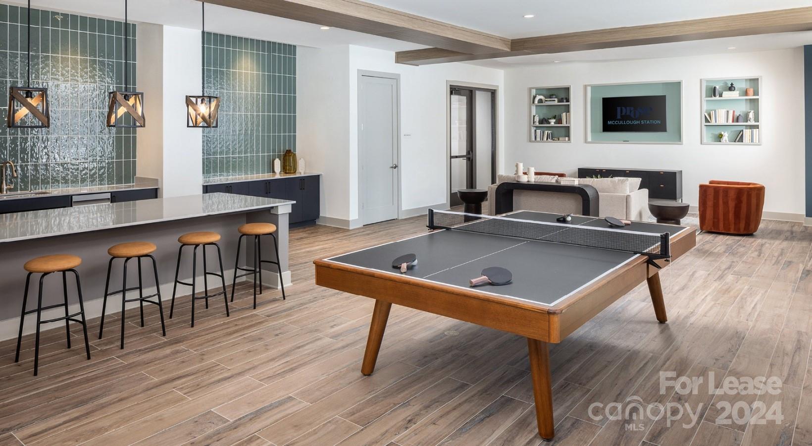 8424 N Tryon Street B3 Property Photo 3