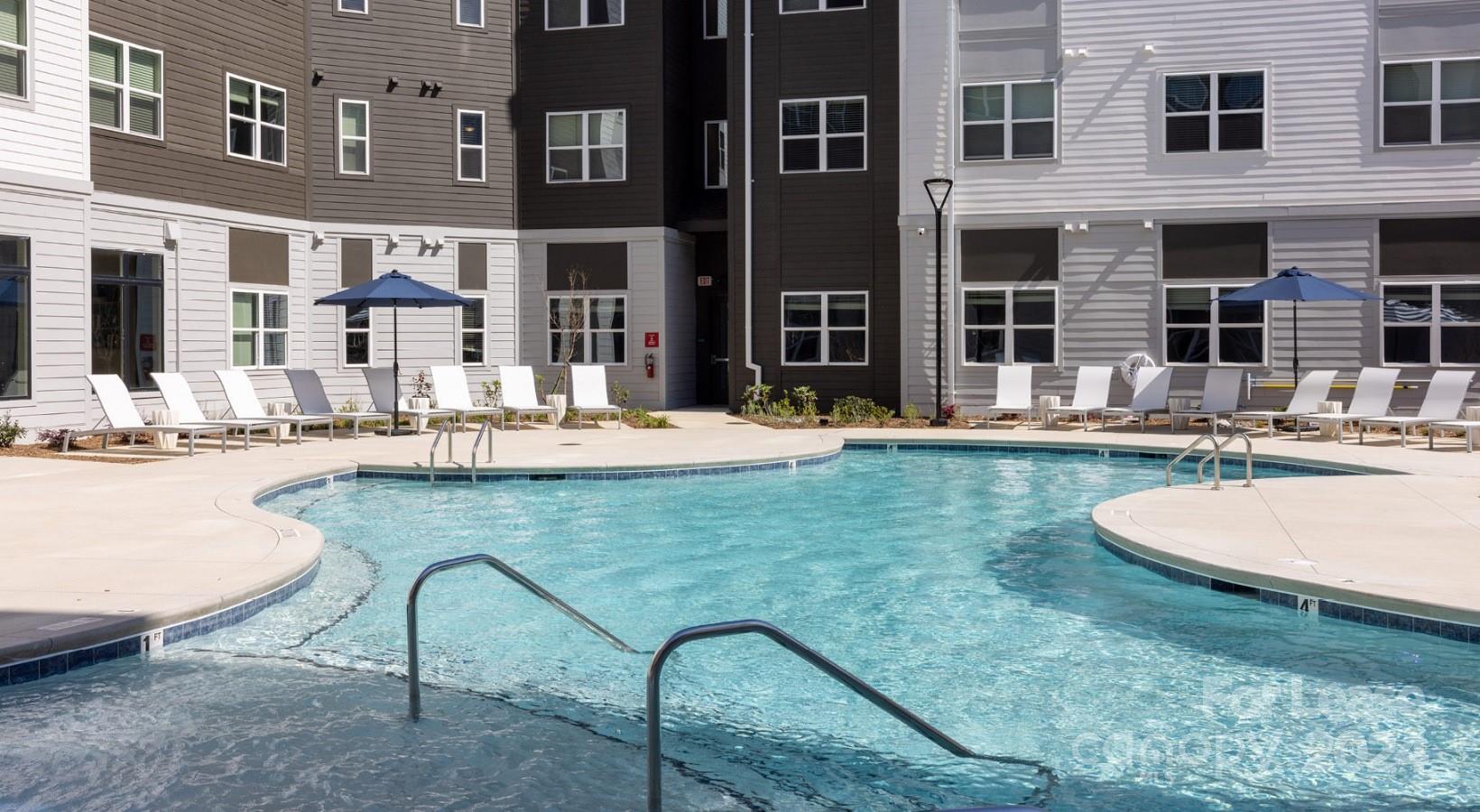 8424 N Tryon Street B3 Property Photo 15