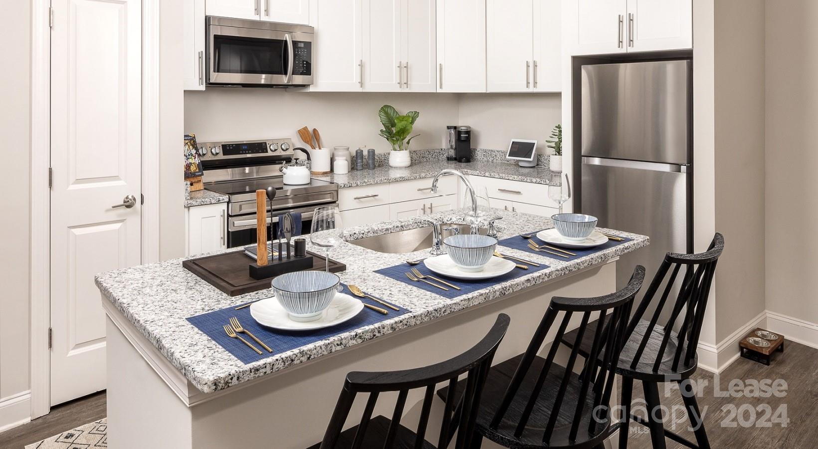 8424 N Tryon Street B3 Property Photo 16