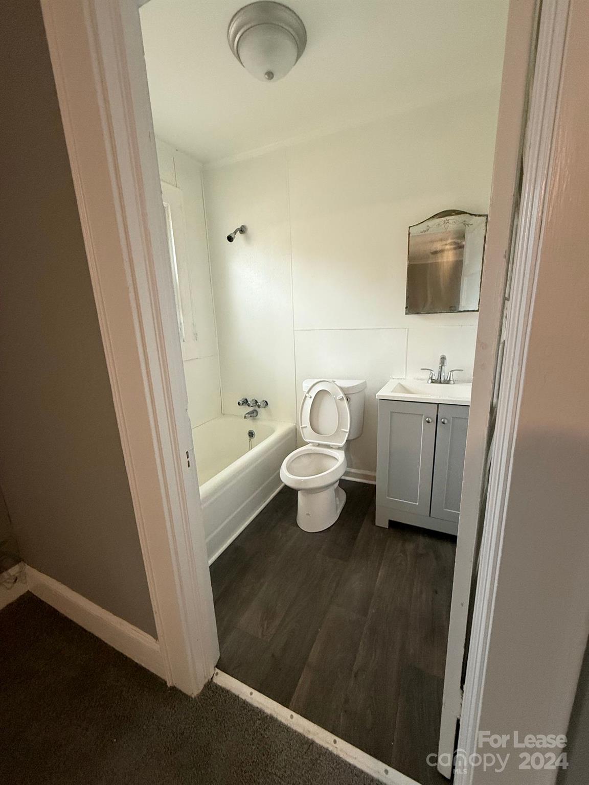 703 Louise Street Property Photo 8