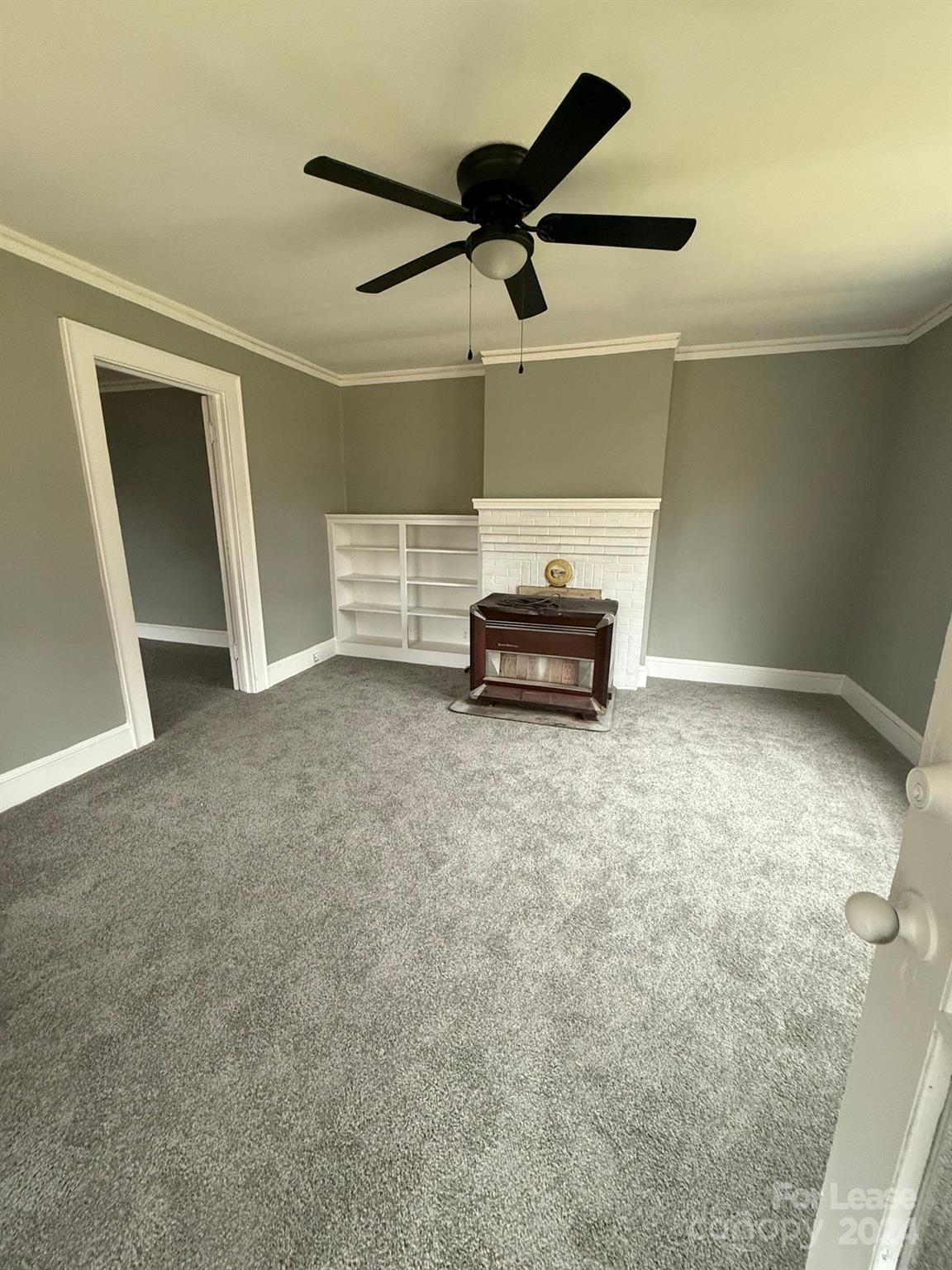 703 Louise Street Property Photo 9