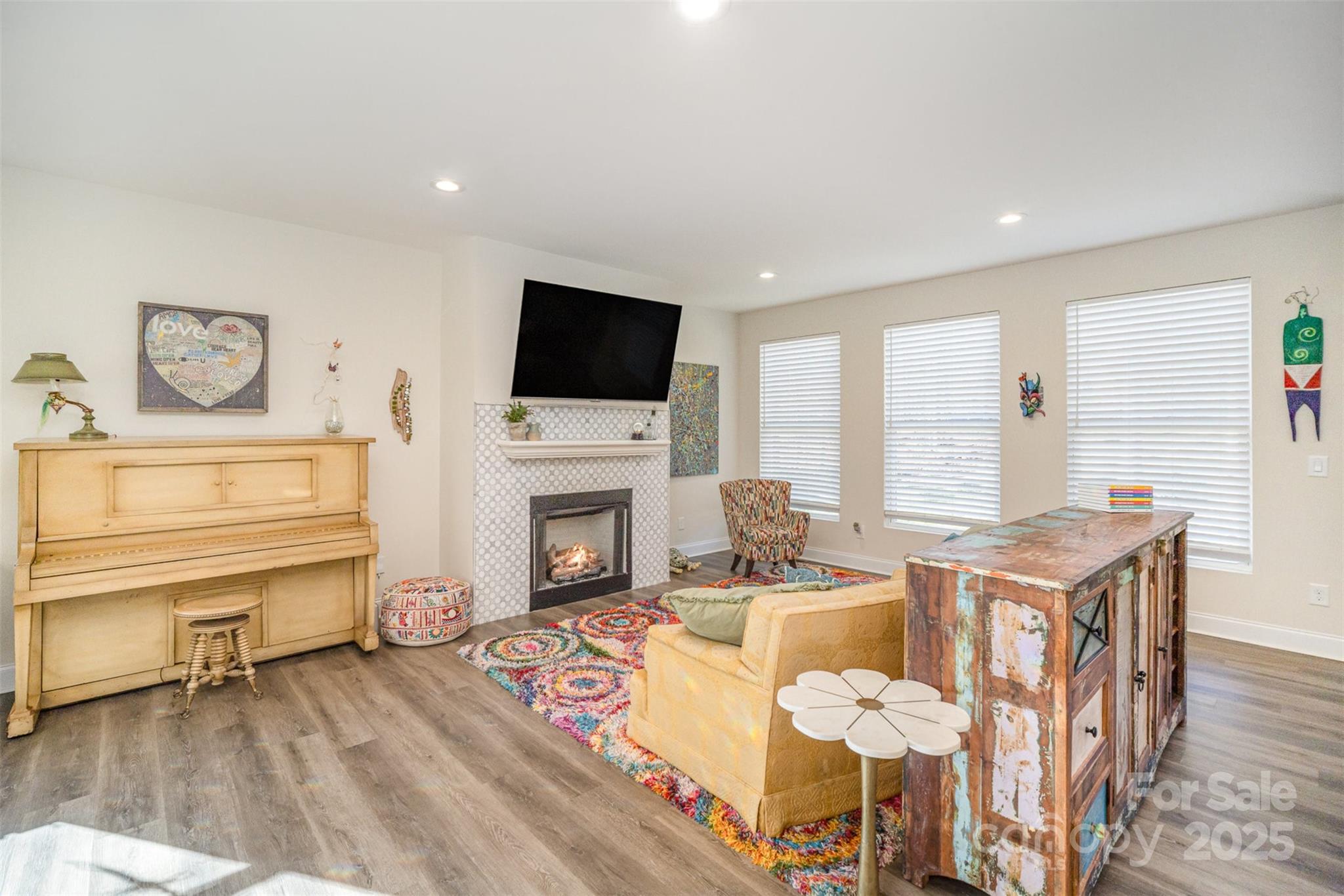 10221 Hanging Moss Trail Property Photo 9