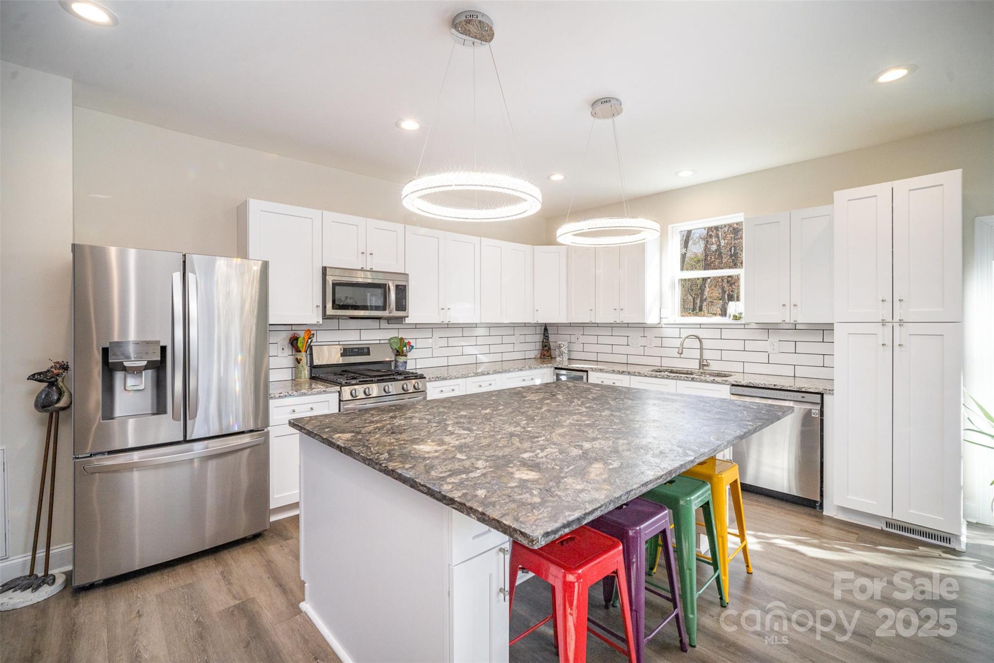 10221 Hanging Moss Trail Property Photo 11