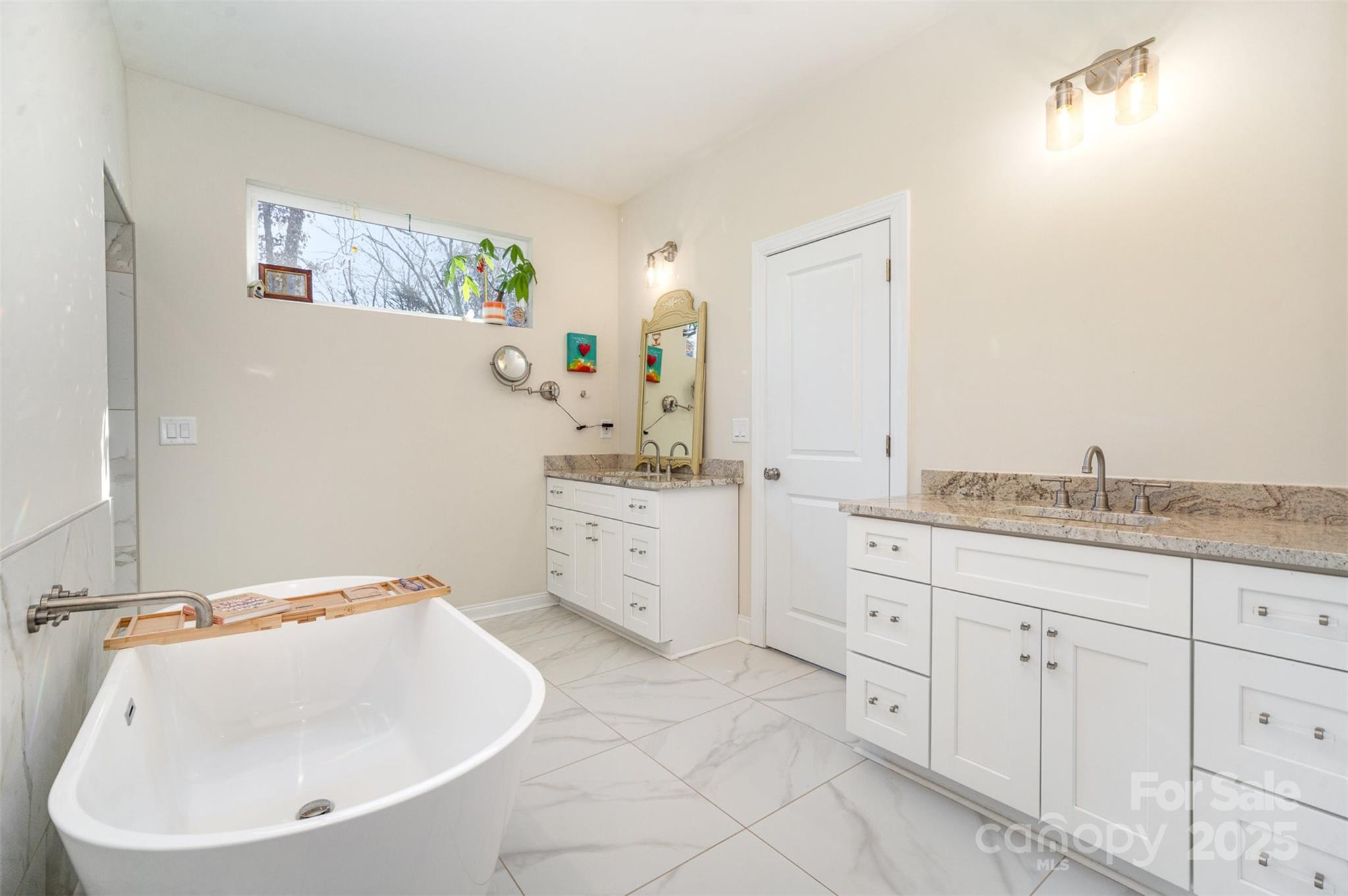 10221 Hanging Moss Trail Property Photo 21