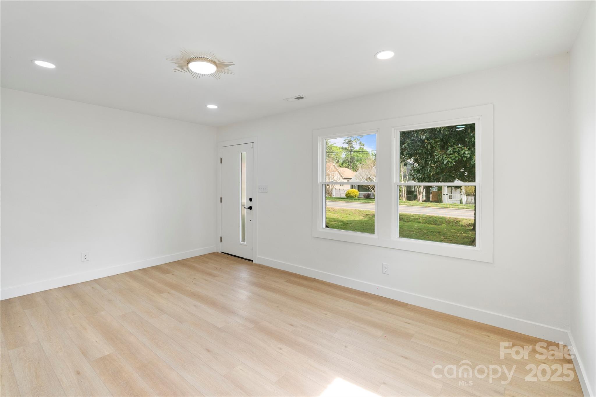 1506-1508 Matheson Avenue Property Photo 5
