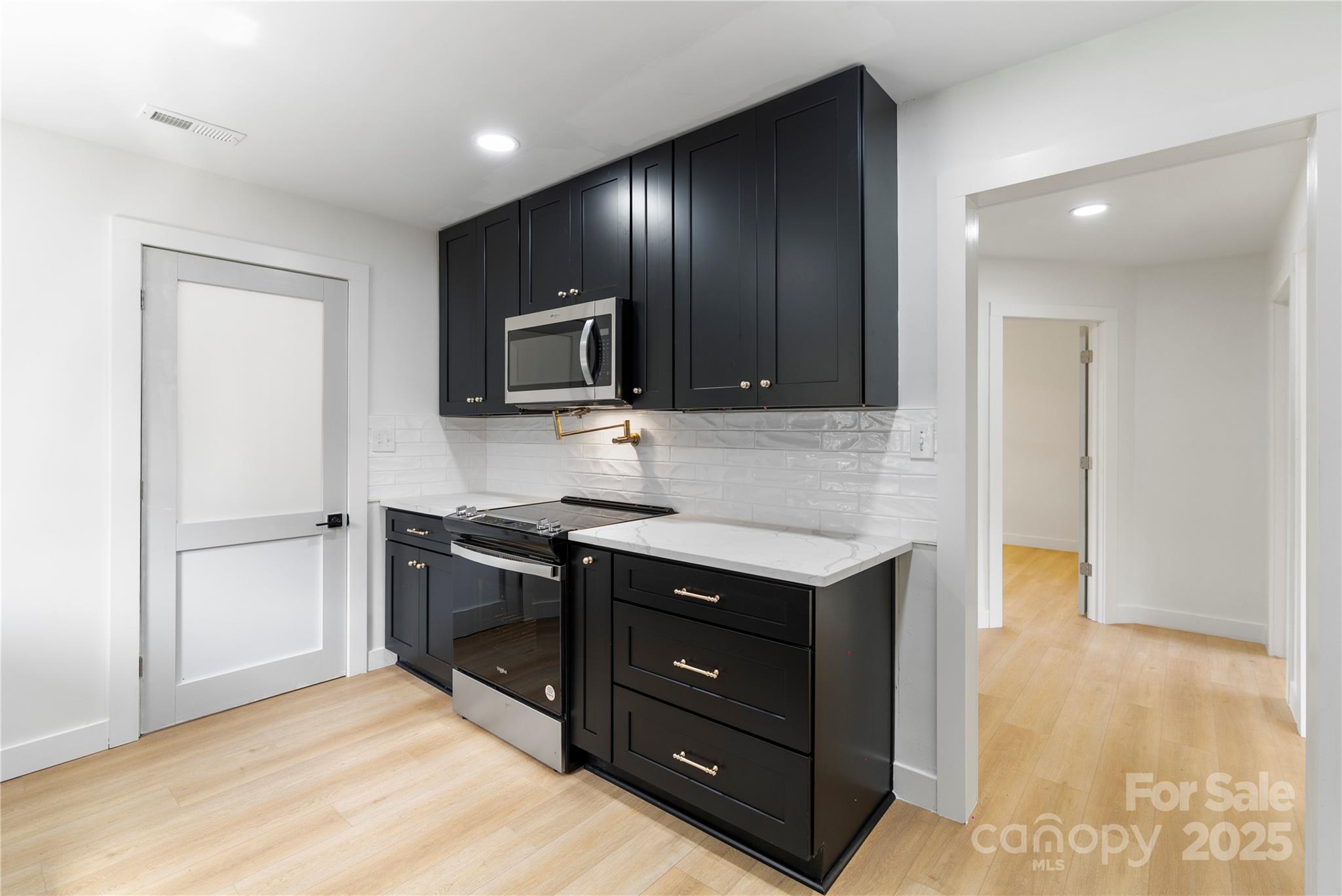 1506-1508 Matheson Avenue Property Photo 9