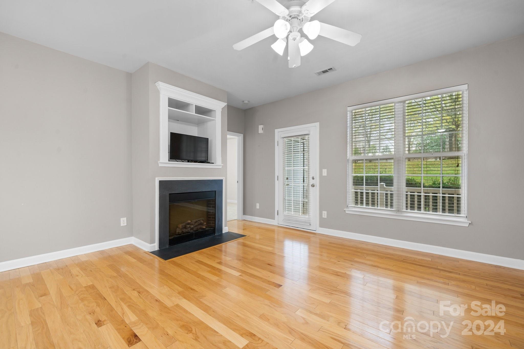 10125 Westmoreland Road 1d Property Photo 3