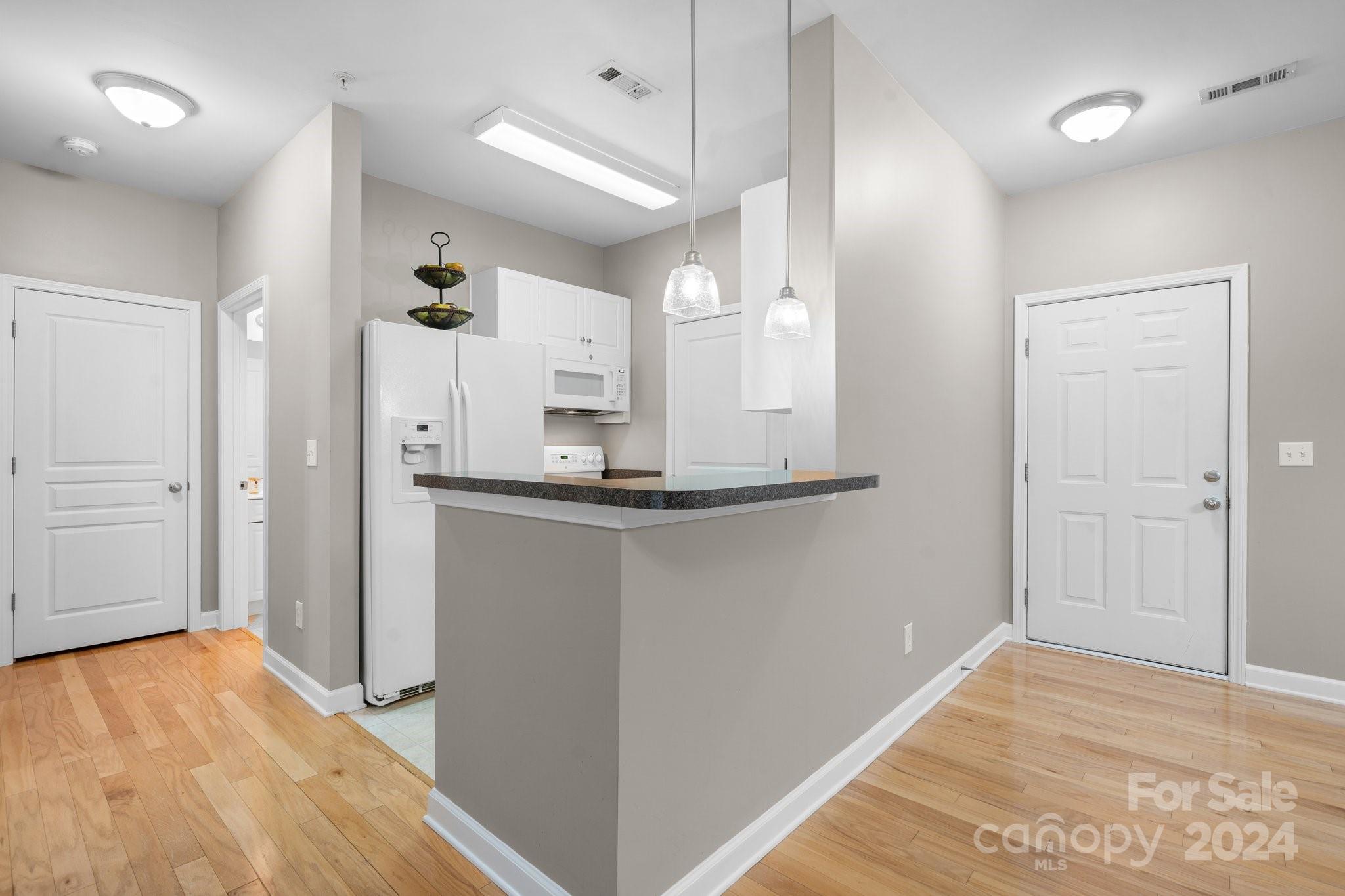 10125 Westmoreland Road 1d Property Photo 9