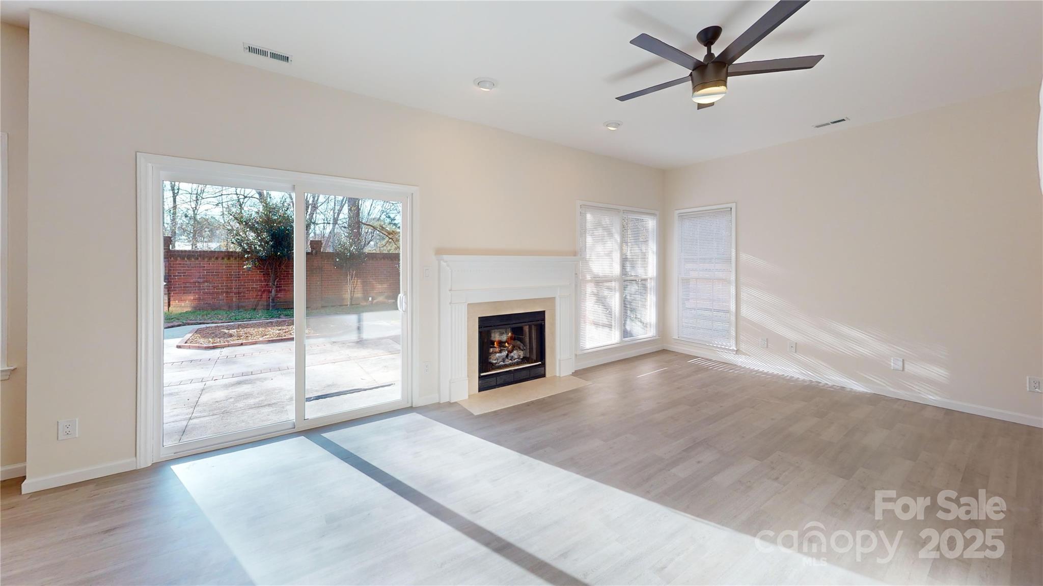 7031 Walton Heath Lane Property Photo 13