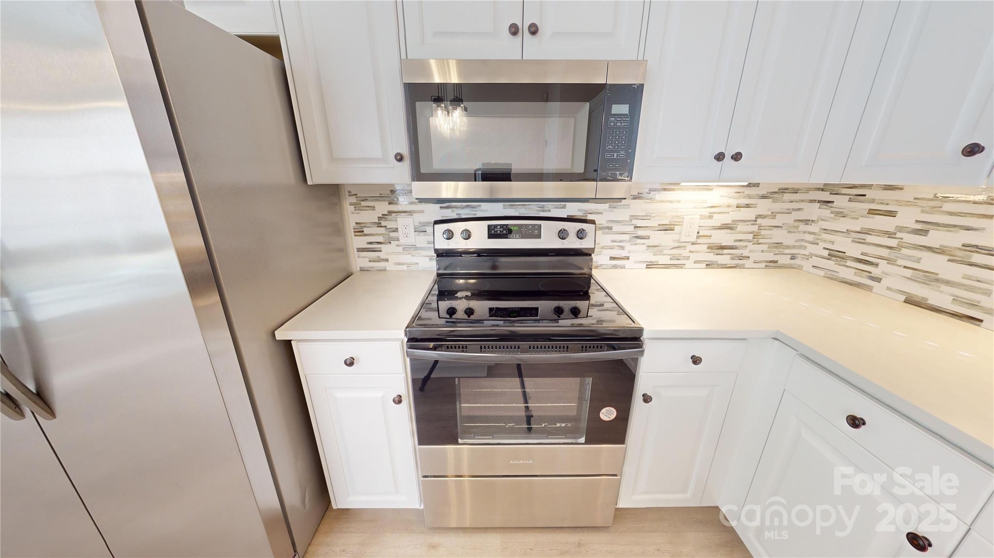 7031 Walton Heath Lane Property Photo 16