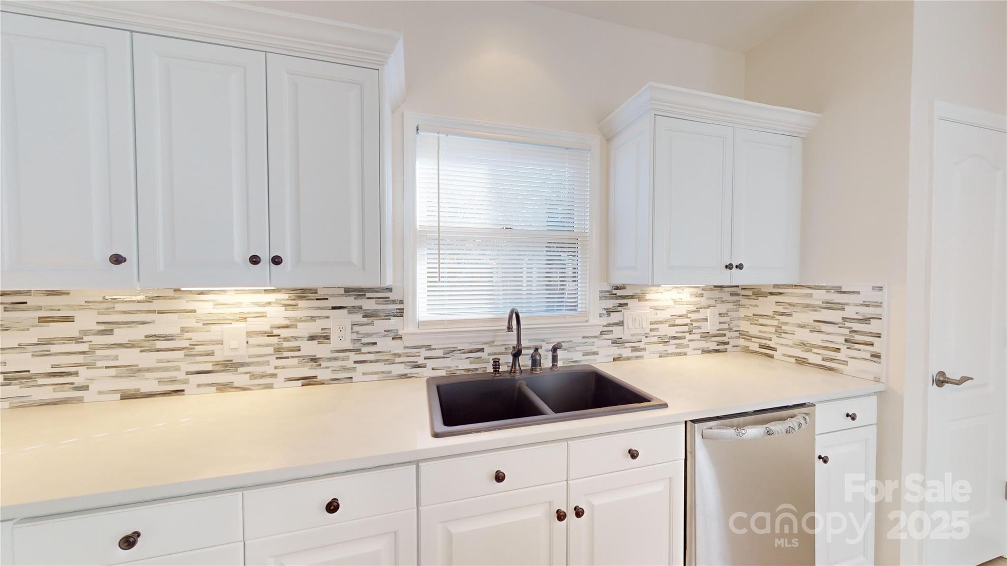 7031 Walton Heath Lane Property Photo 20