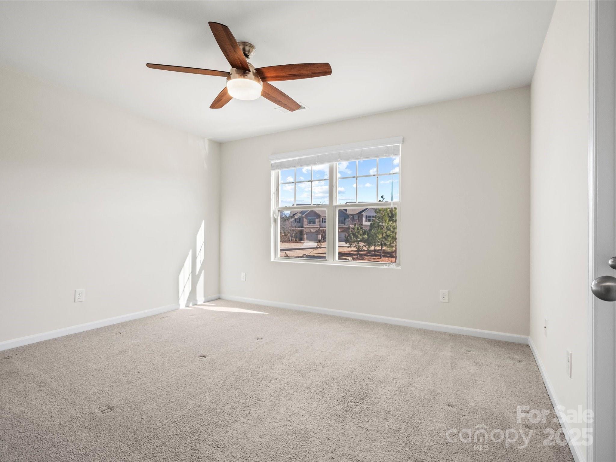 236 Ascot Run Way Property Photo 15