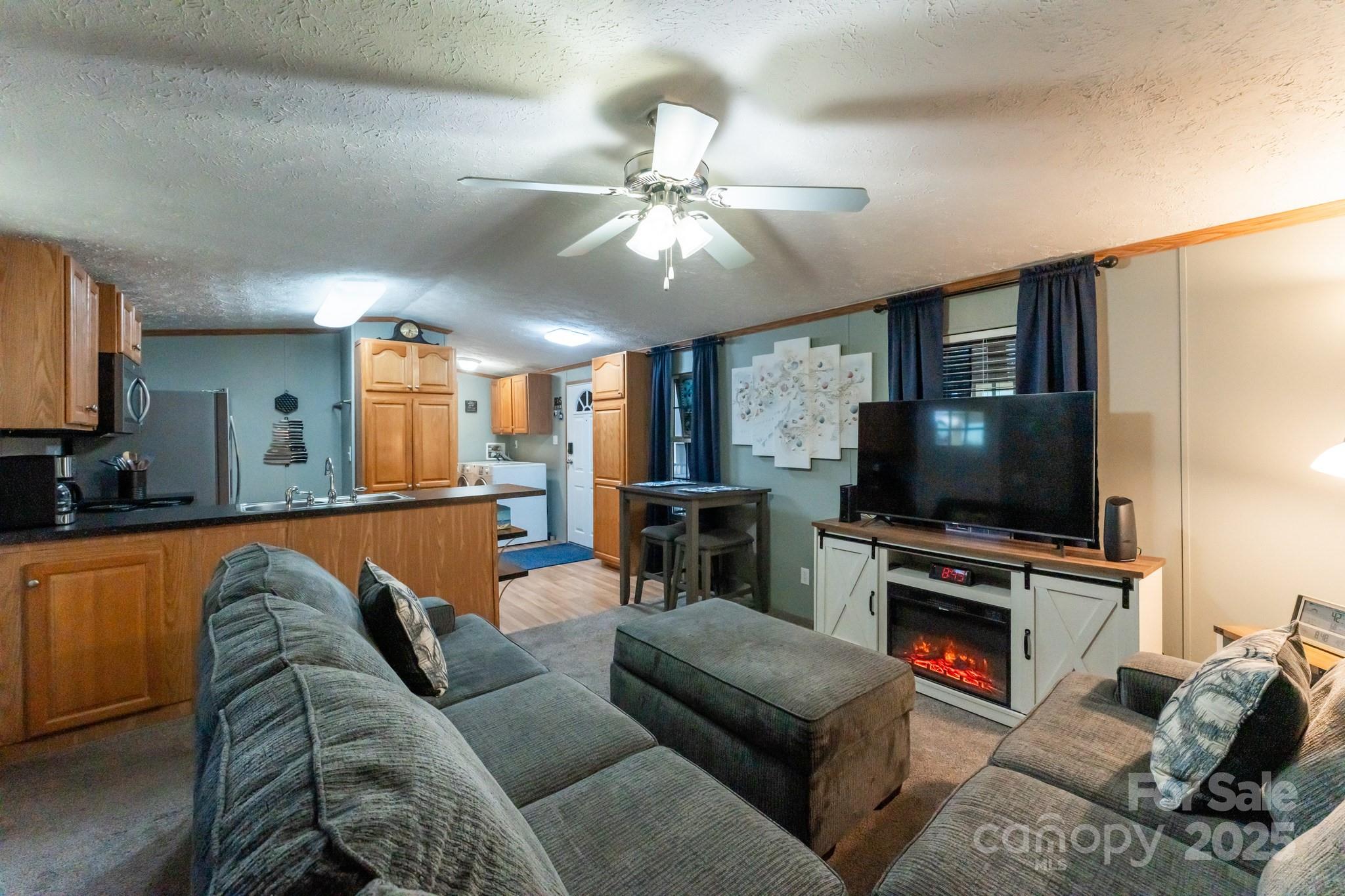 1605 Embers Drive Property Photo 5