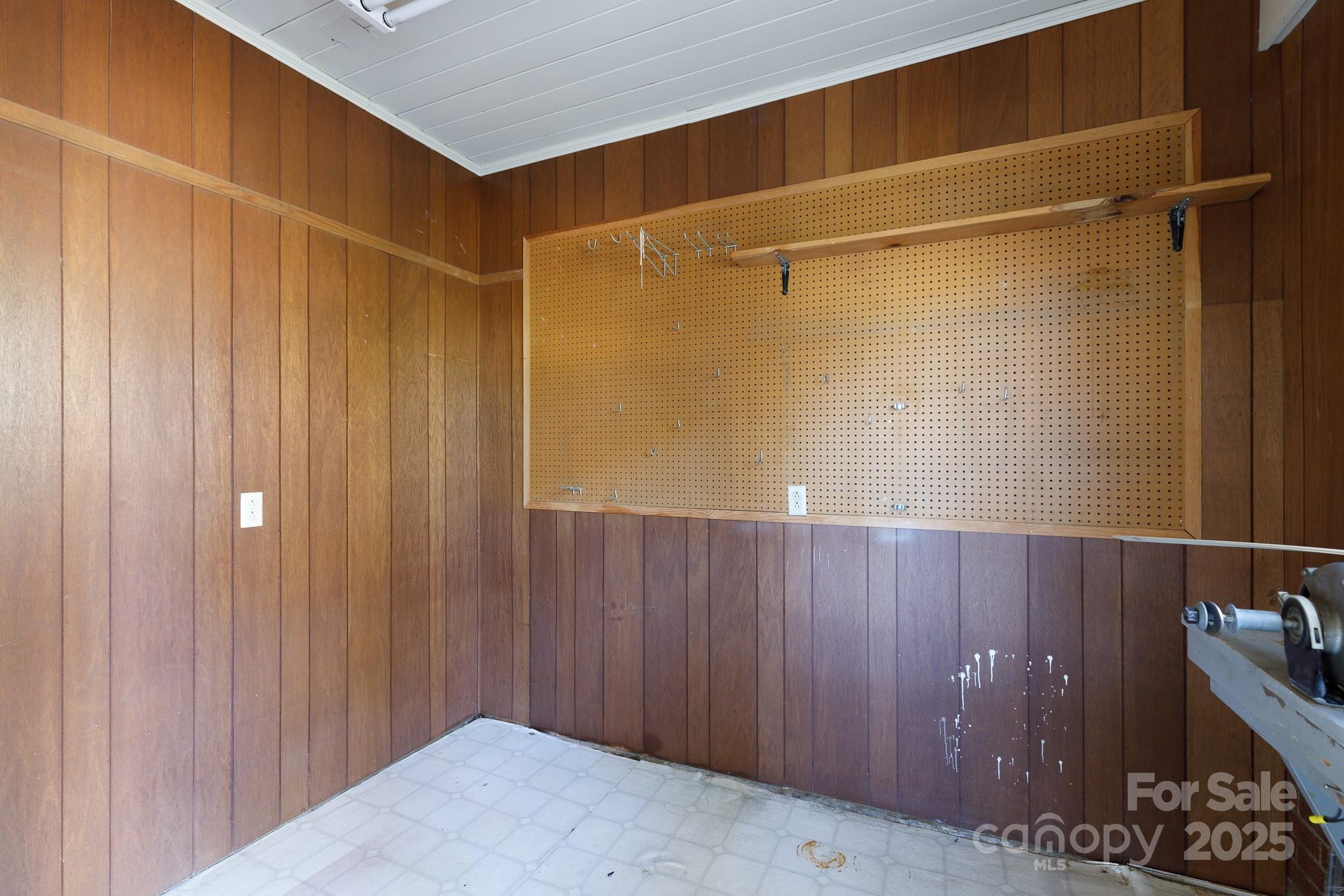 829 Rawlinson Road Property Photo 14