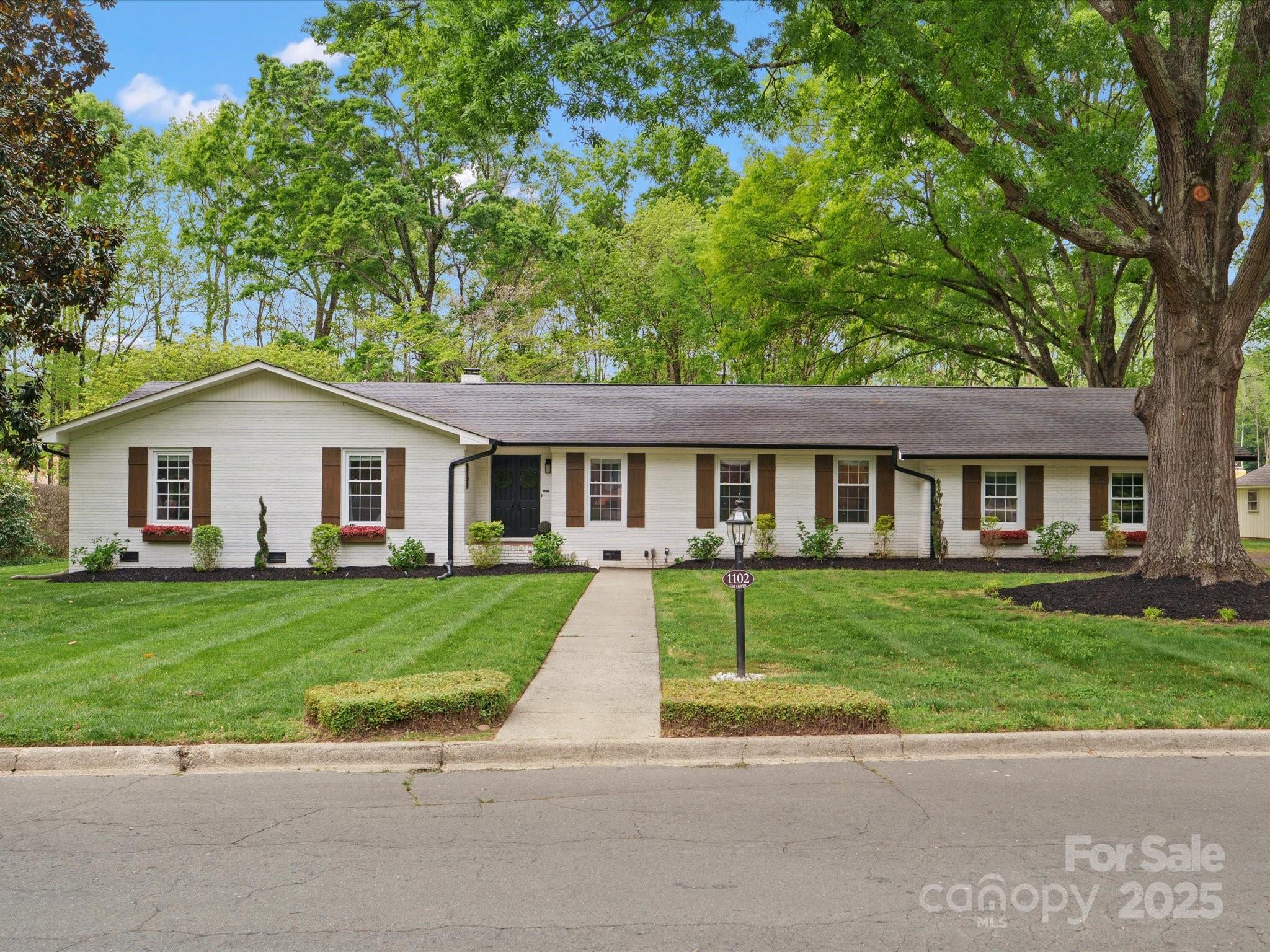 1102 Oak Hill Drive Property Photo