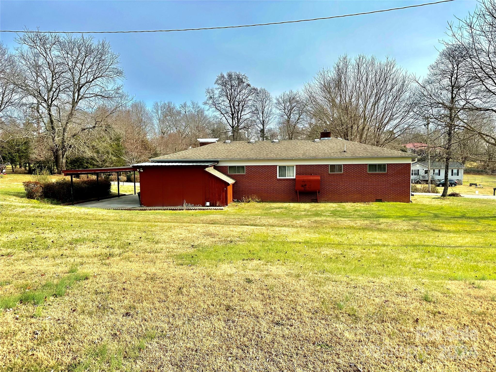 2412 Maywood Street Property Photo 5