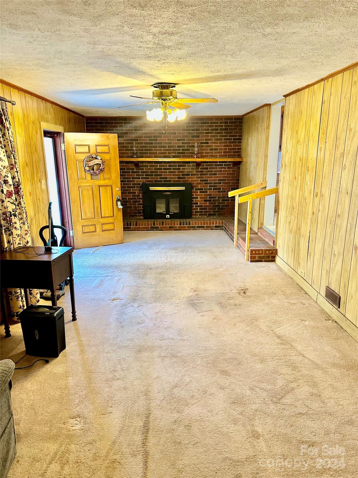 2412 Maywood Street Property Photo 7