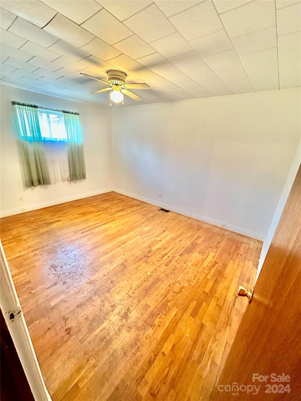 2412 Maywood Street Property Photo 17