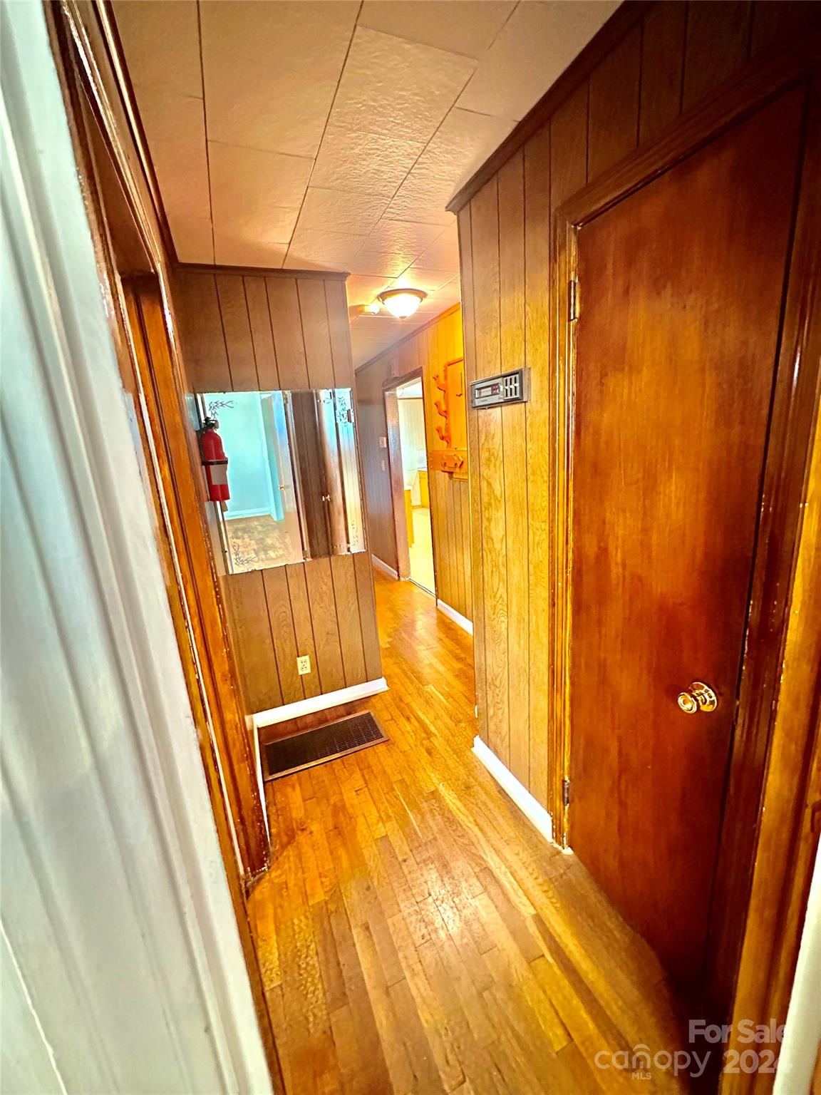 2412 Maywood Street Property Photo 24