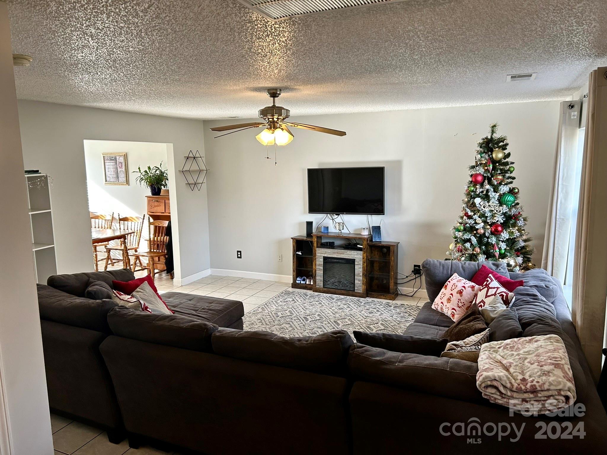 5010 Revelation Way Property Photo 3