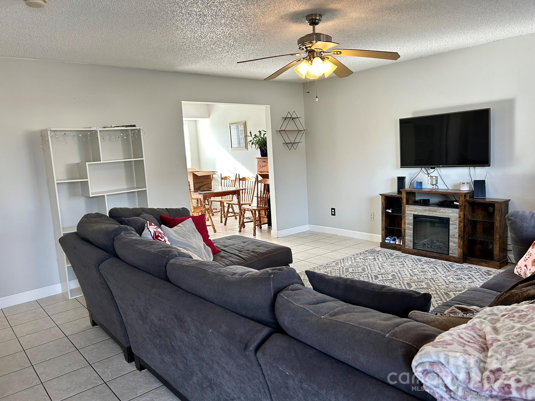 5010 Revelation Way Property Photo 4