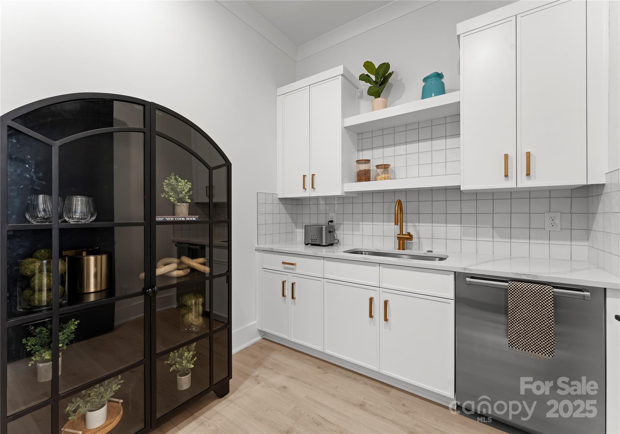 1015 Kendall Drive 4 Property Photo 13