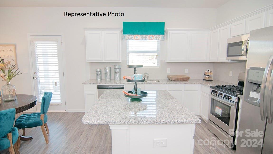 183 Giant Oak Avenue Property Photo 9