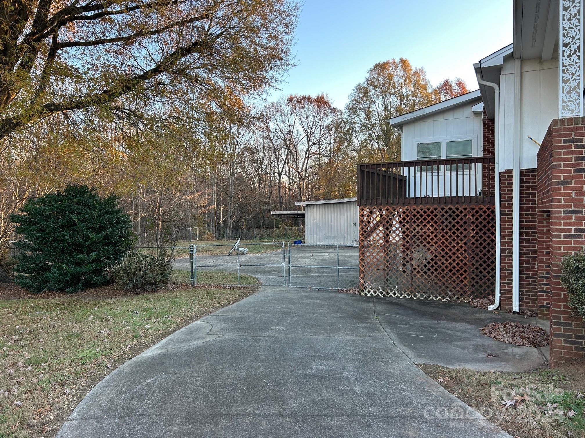 915 37th Street Property Photo 4