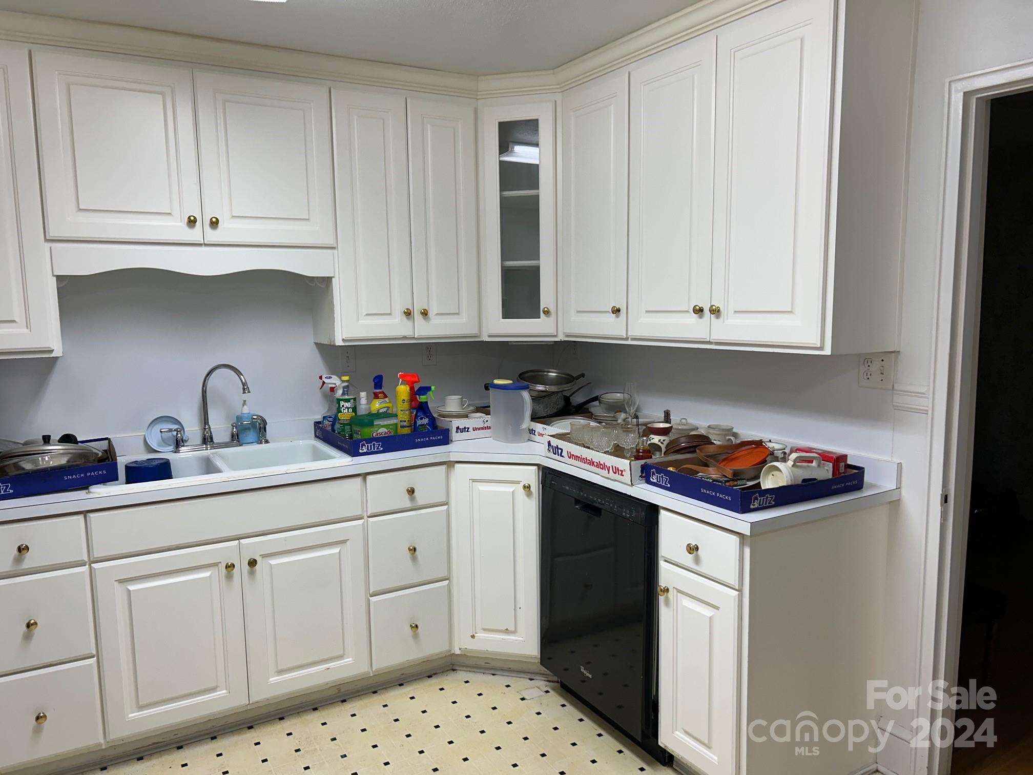 915 37th Street Property Photo 6