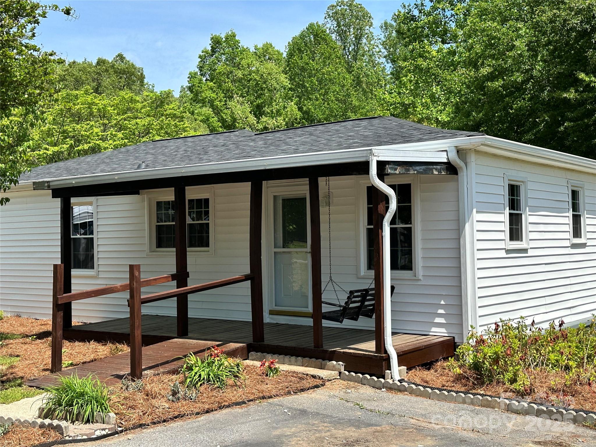 515 37th Street Property Photo 2