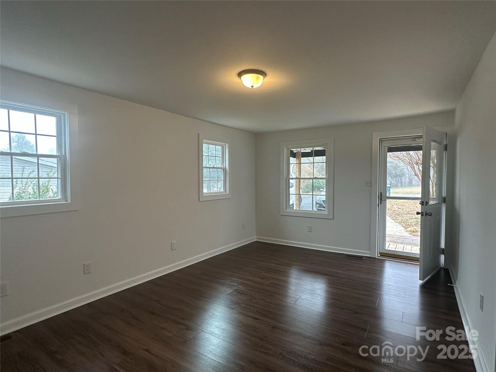 515 37th Street Property Photo 4