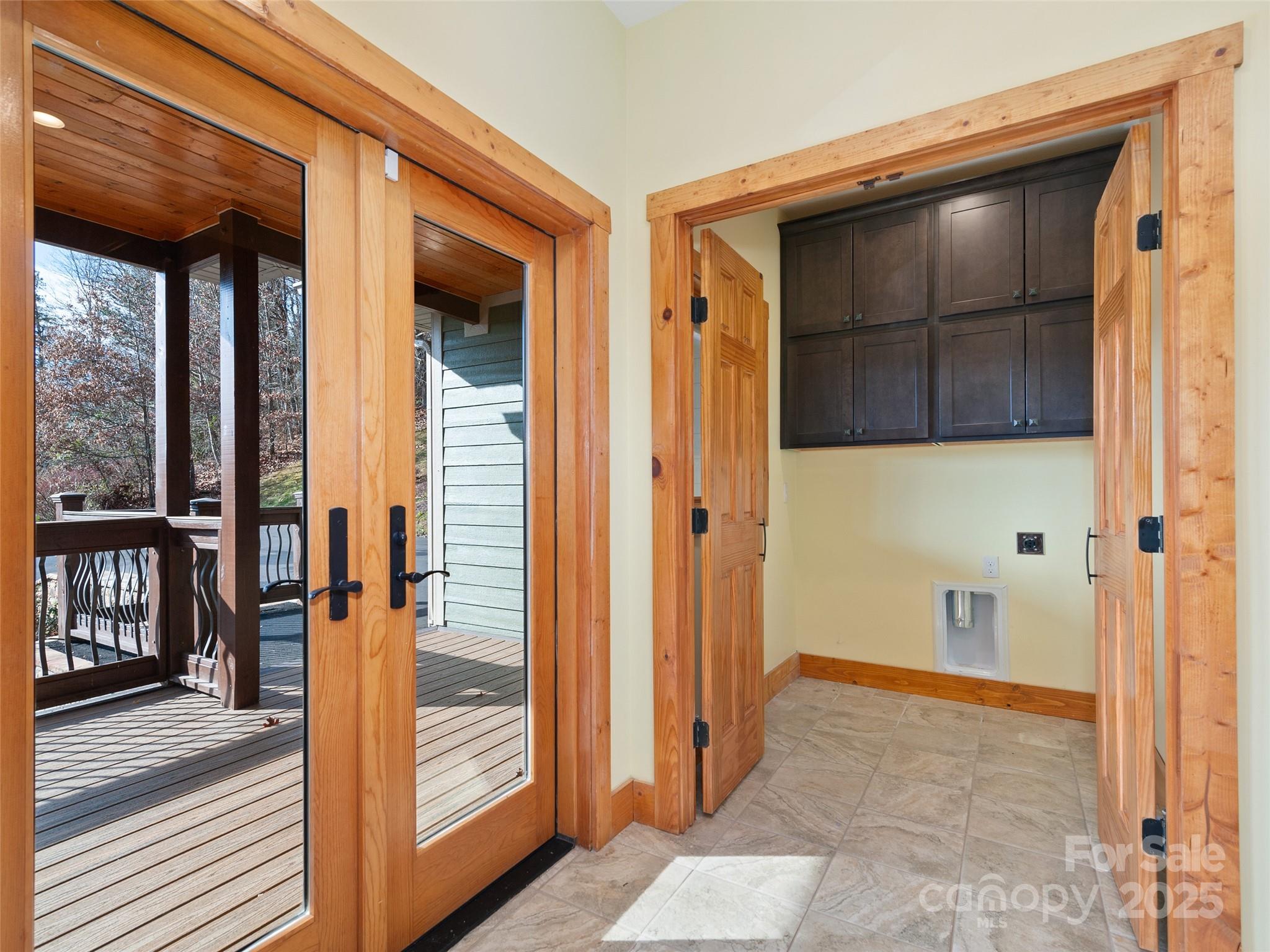350 Inverness Drive Property Photo 14