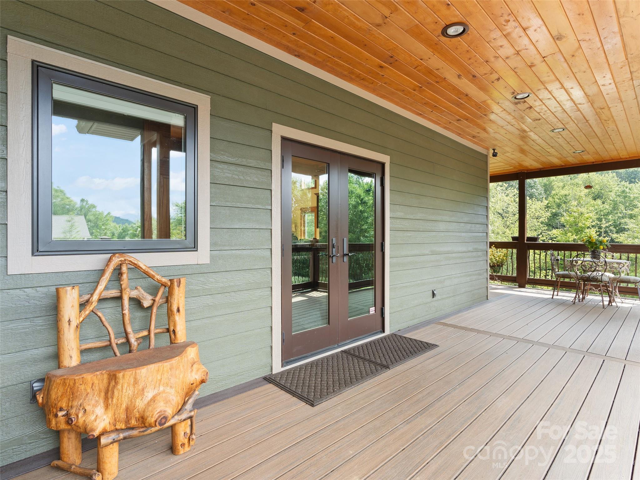 350 Inverness Drive Property Photo 15