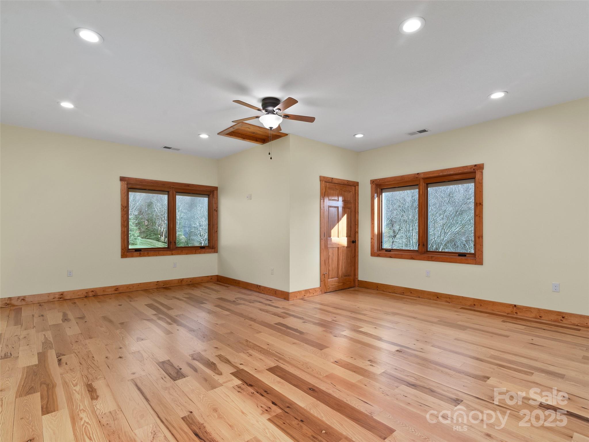 350 Inverness Drive Property Photo 27